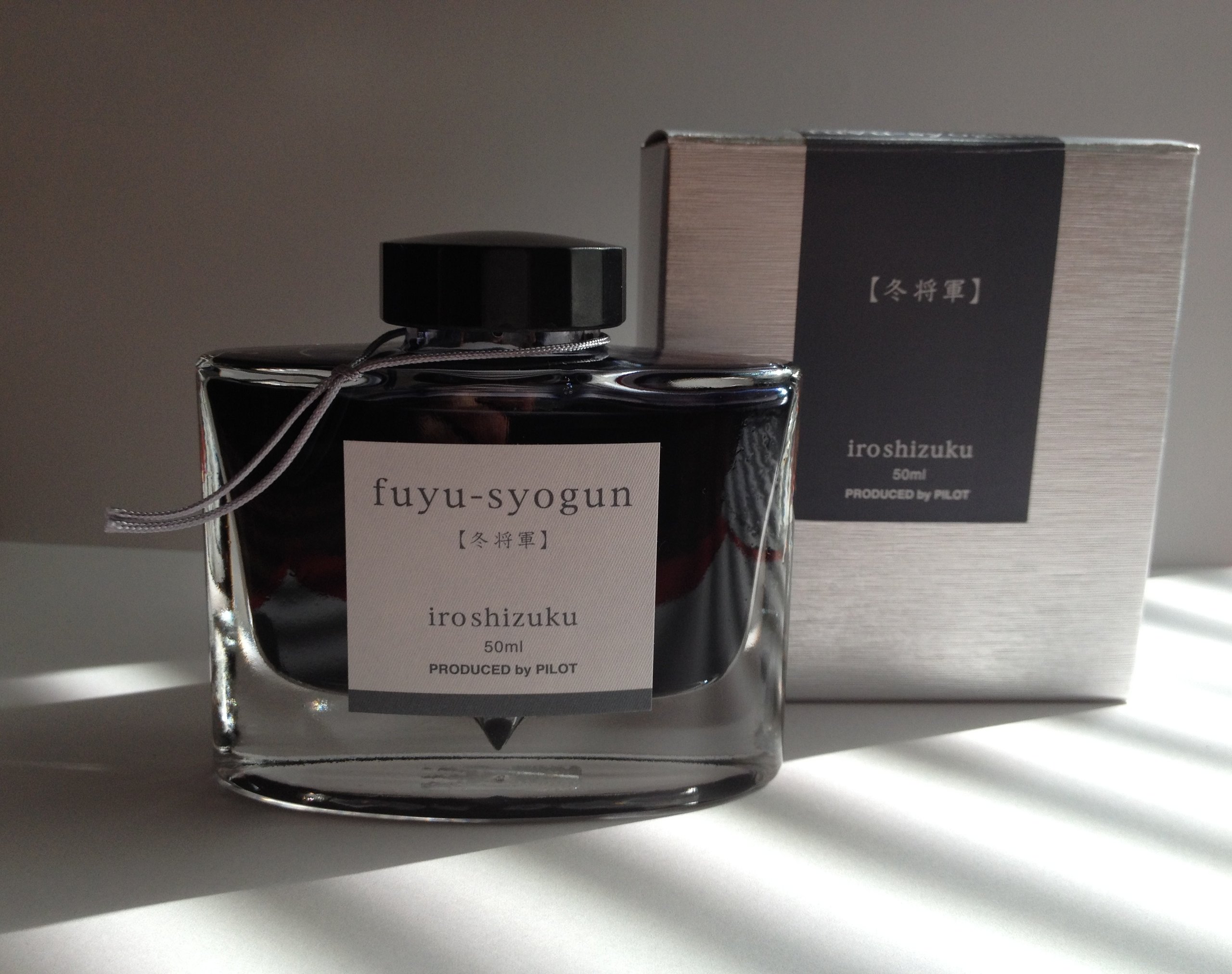 iroshizuku_fuyu-syogun_package.jpg