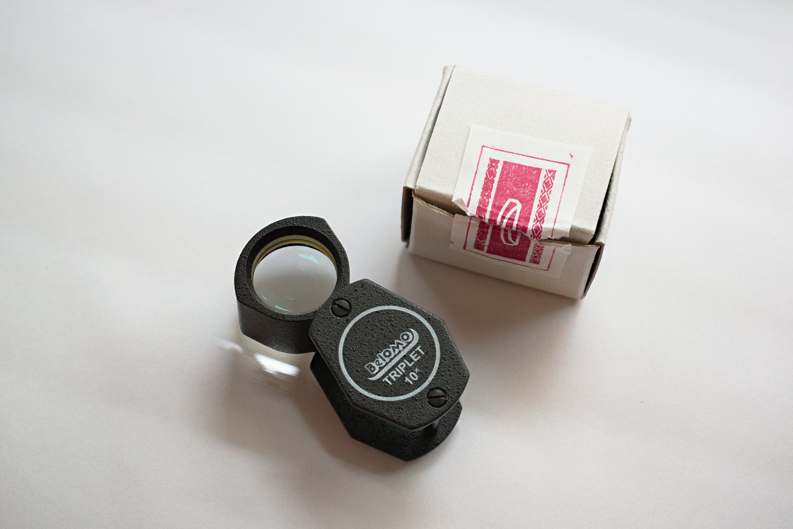 Belomo_Loupe_10x_Package.jpg